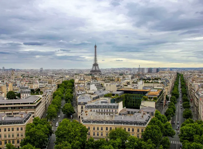 Vista de la Tour de Eiffel desde l'Arc de Triomphe